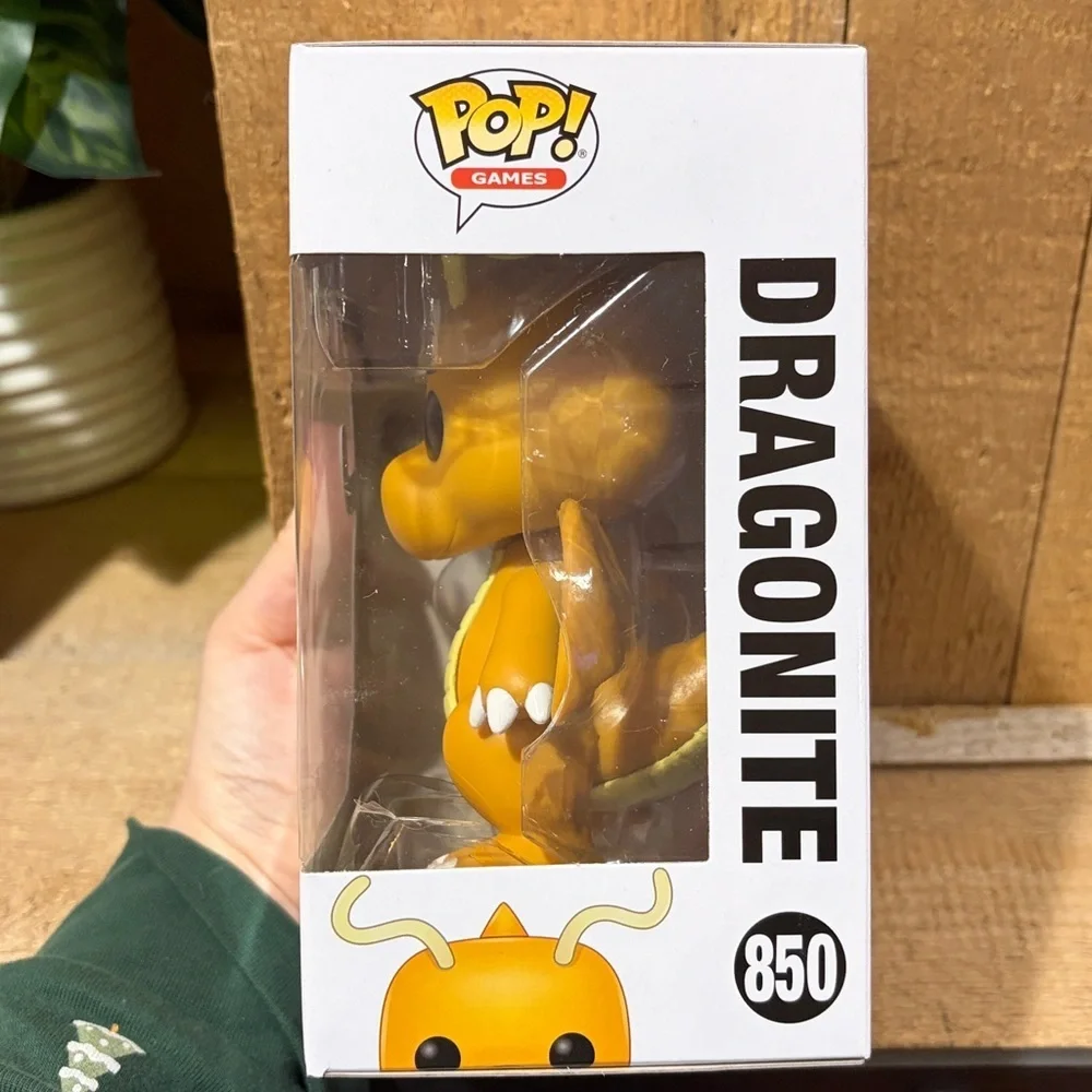 Funko Pop Pokémon - Dragonite Vinyl Figure in Orange and Yellow - Picture 2 of 4